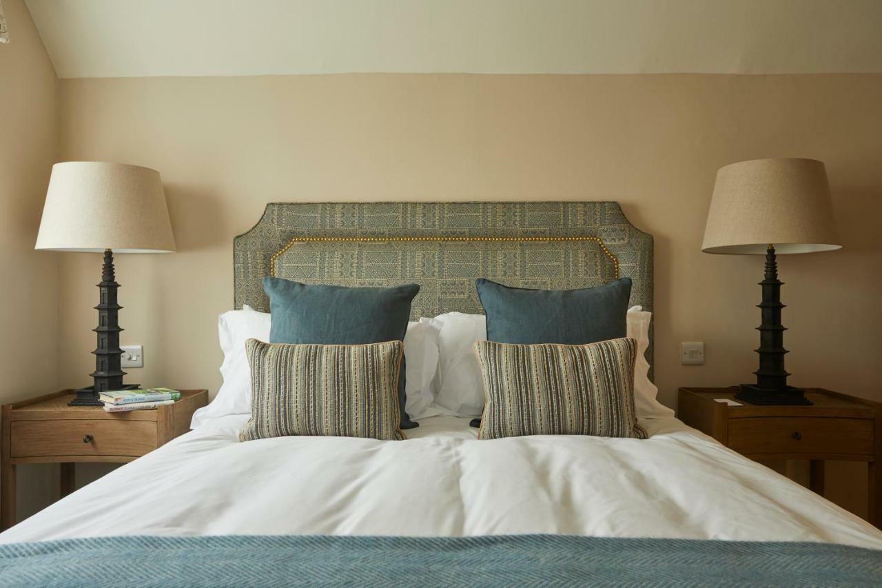 Hotel Crown And Anchor 4*